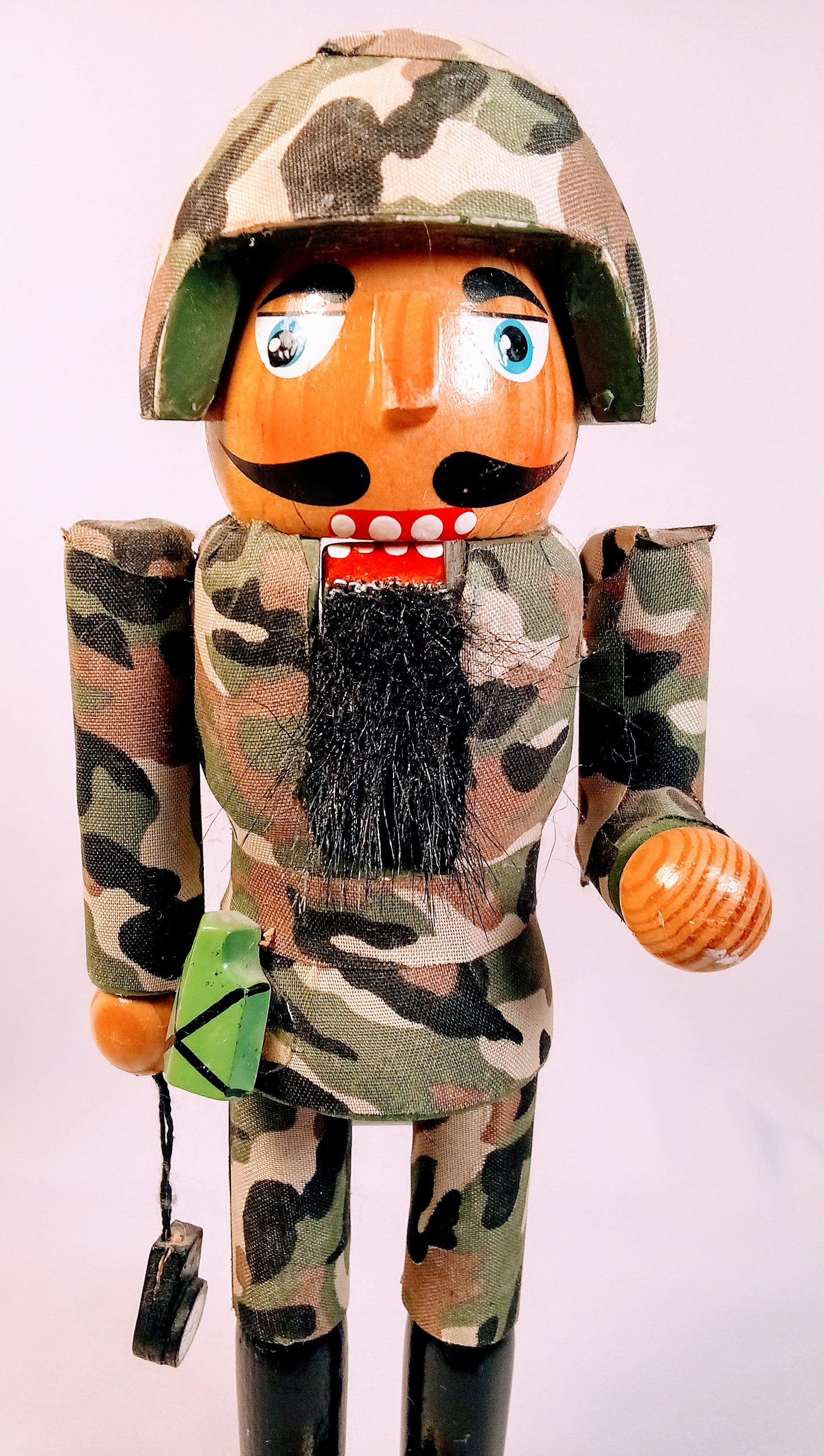 Military Pride Decor Patriotic Army Nutcracker Figurine in Vibrant Green, Salute to Service, Home Decor Showcase