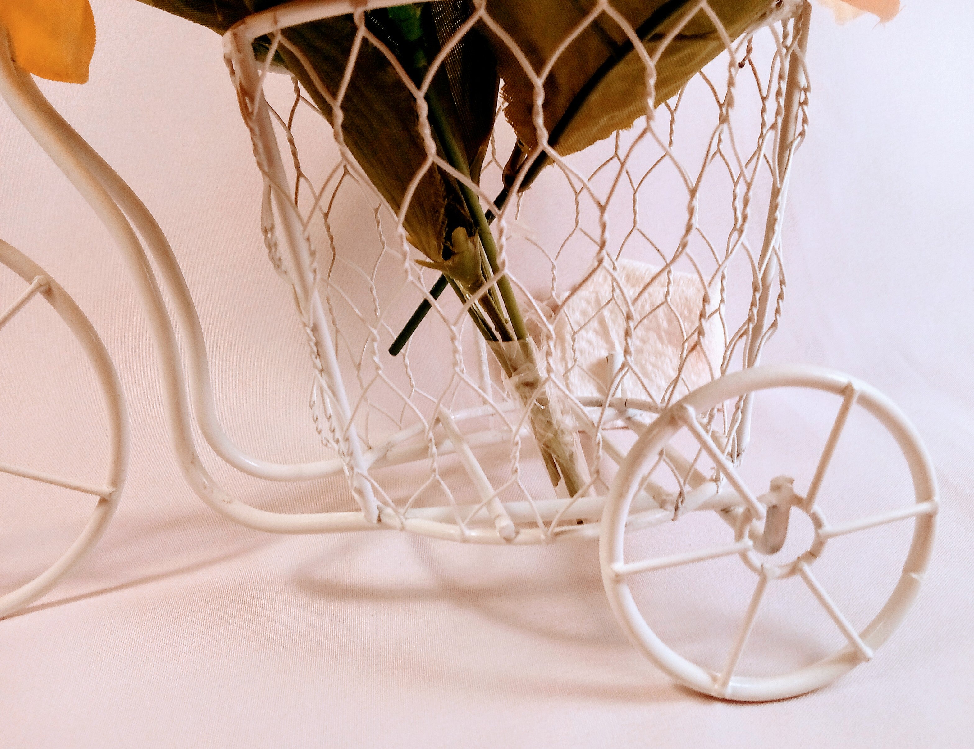 Vintage Inspired Metal Bicycle Planter, Perfect Gardening gift for Teachers snd Grandmas, Fun for Garden Lovers and Cycling Enthusiasts