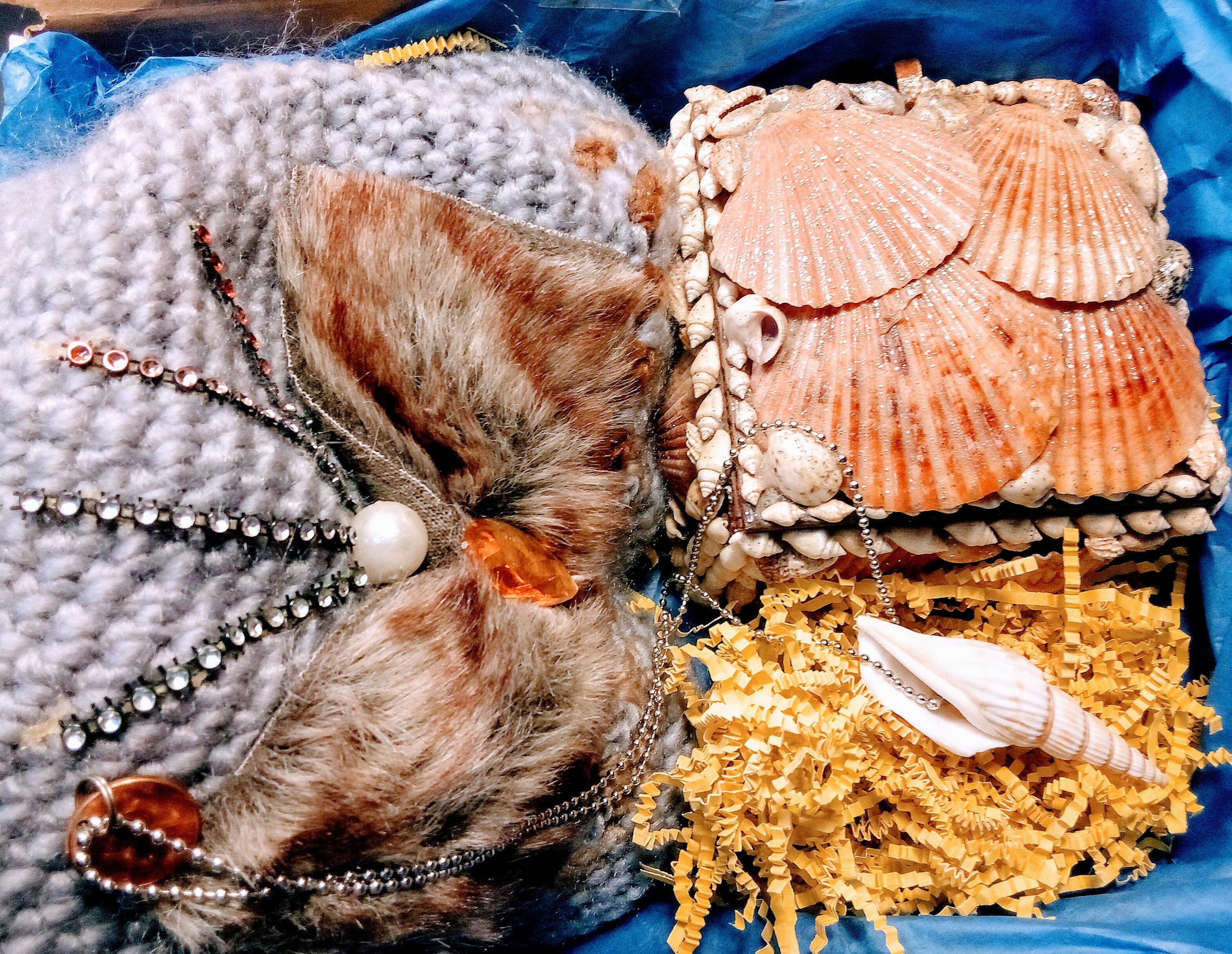 Gift Box: Knitted Winter Beanie Hat, Large Shell Jewelry Box with Glitter, Plus Casual Hawaiian Cone Necklace