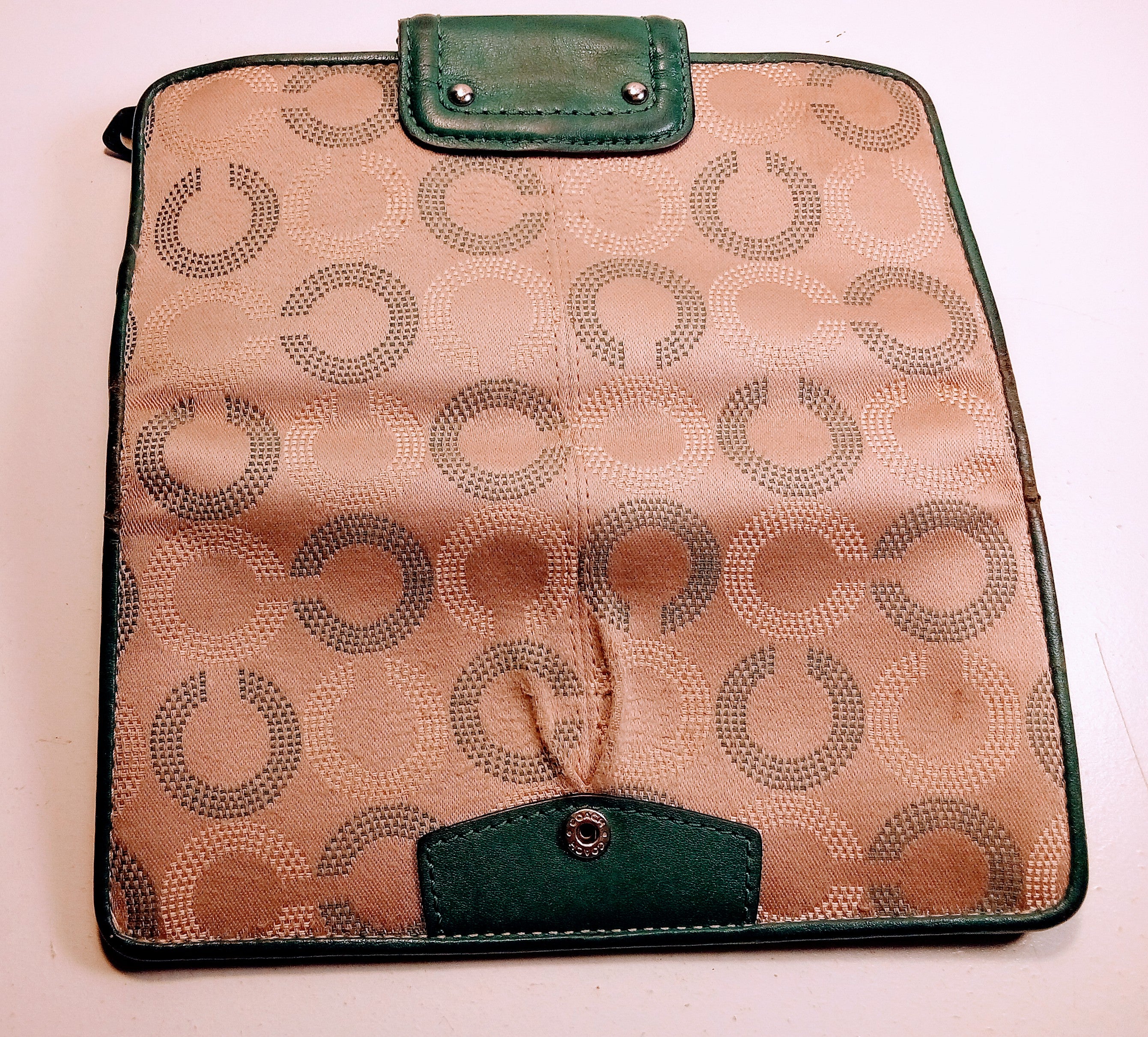 Green Leather Couch Wallet with Gold Accents, 14 Card Slots Included, Chic, Elegant Vintage