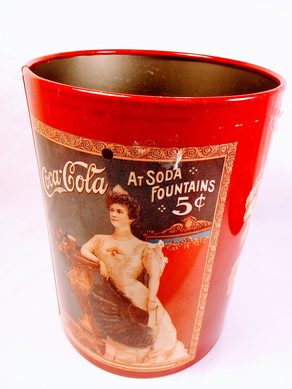 Souvenirs Authentic Coca-Cola Retro Souvenir Tin, Vintage 1958 Collectible for Nostalgia Home Decor, Classic Charm for Your Timeless Space, Nostalgic