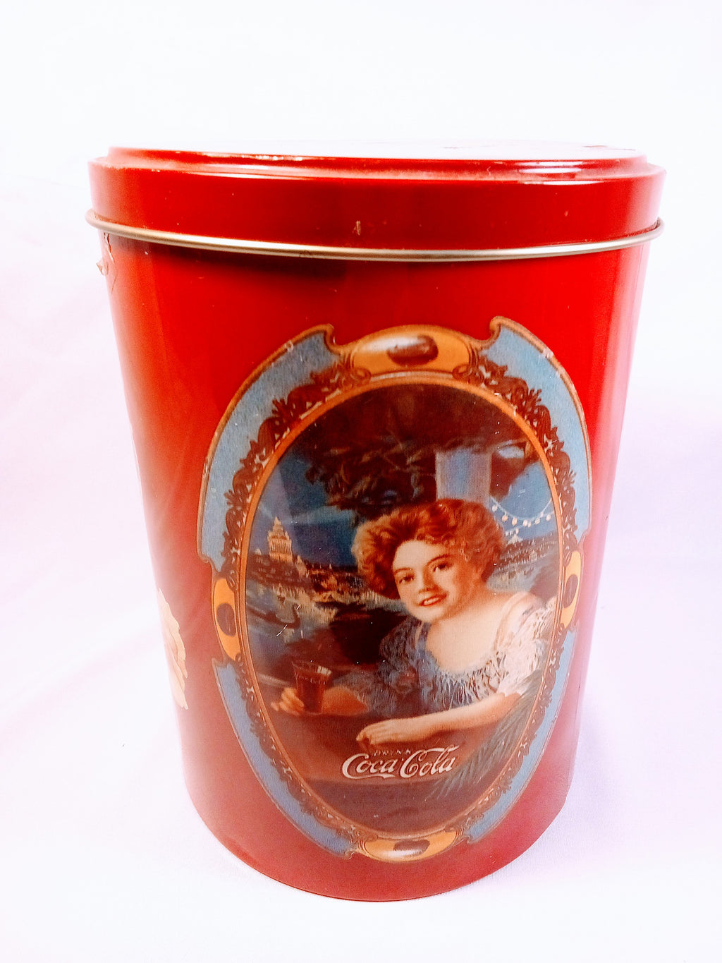 Souvenirs Authentic Coca-Cola Retro Souvenir Tin, Vintage 1958 Collectible for Nostalgia Home Decor, Classic Charm for Your Timeless Space, Nostalgic