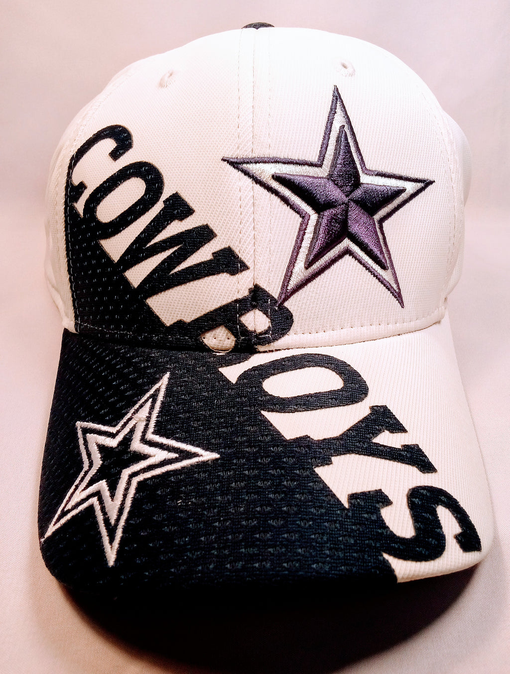 Dallas Cowboys Vintage Cap, Authentic Iconic NFL Emblem, Collectible Nostalgic Hat, Retro Fanwear Timeless Cotton Fabric, Embroidered Logo