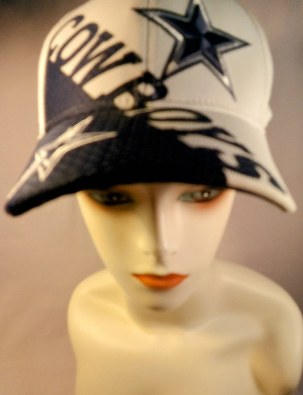 Dallas Cowboys Vintage Cap, Authentic Iconic NFL Emblem, Collectible Nostalgic Hat, Retro Fanwear Timeless Cotton Fabric, Embroidered Logo