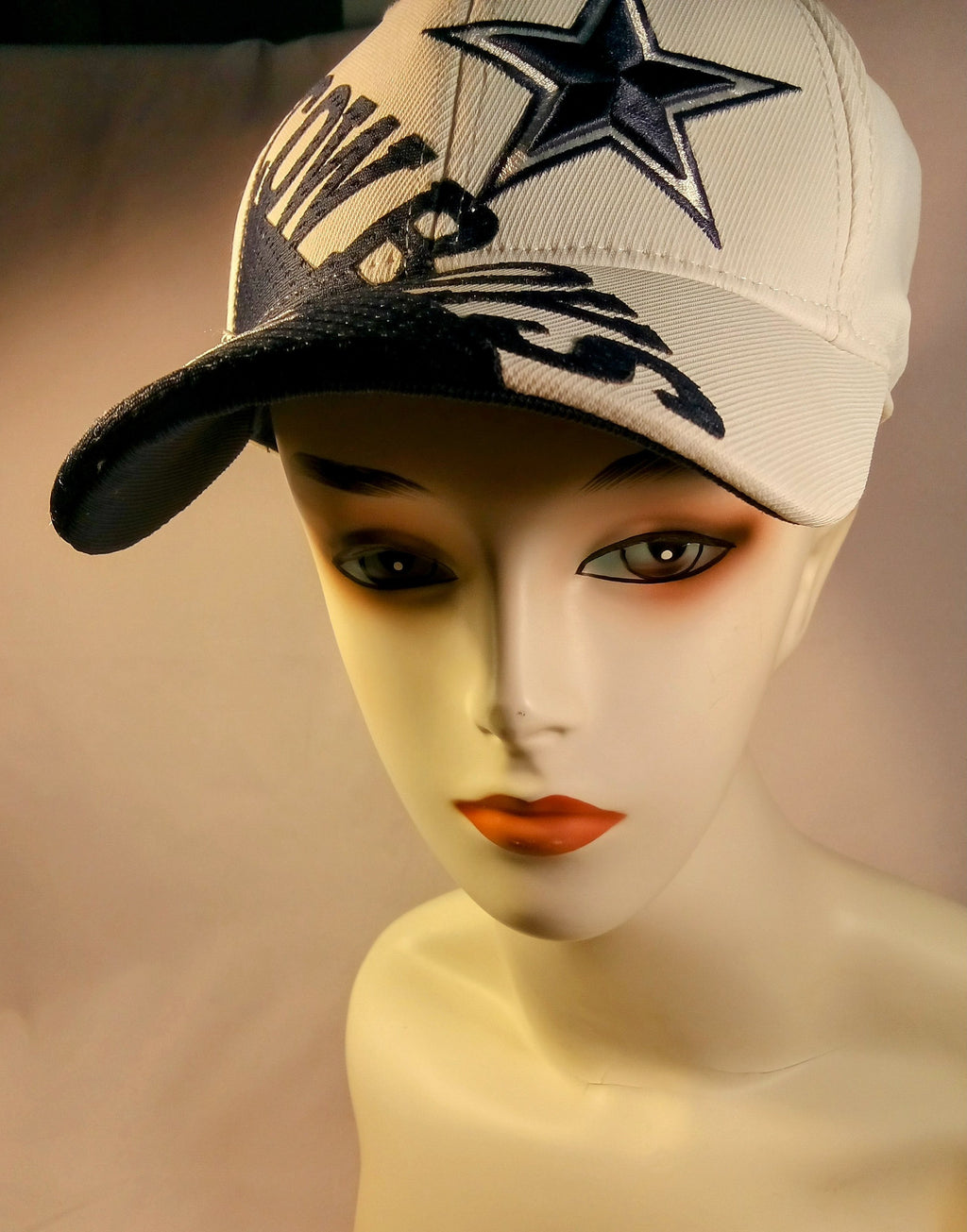 Dallas Cowboys Vintage Cap, Authentic Iconic NFL Emblem, Collectible Nostalgic Hat, Retro Fanwear Timeless Cotton Fabric, Embroidered Logo
