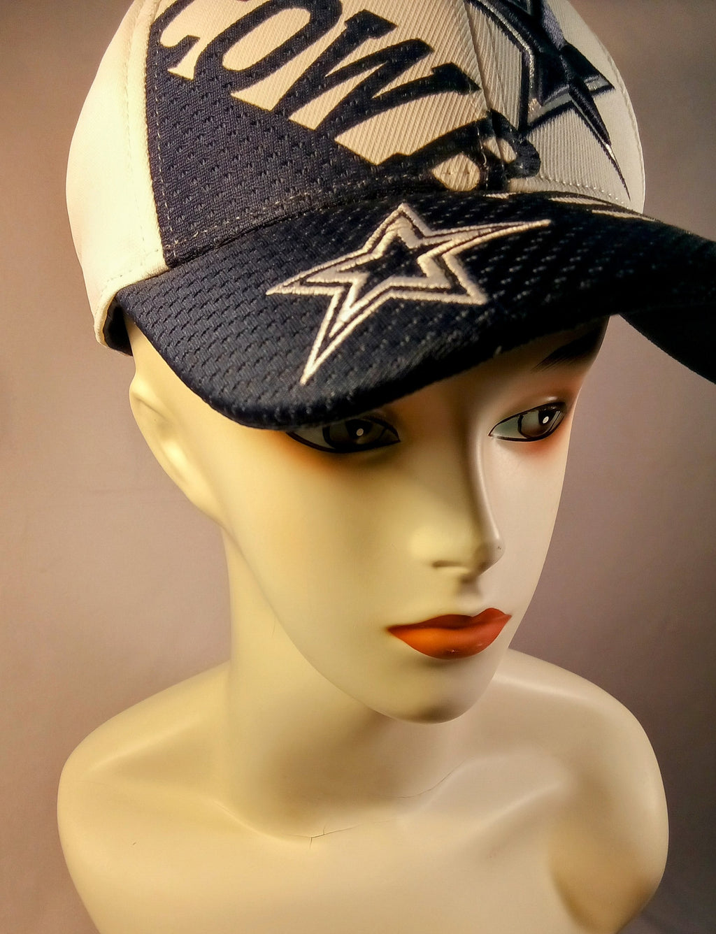 Dallas Cowboys Vintage Cap, Authentic Iconic NFL Emblem, Collectible Nostalgic Hat, Retro Fanwear Timeless Cotton Fabric, Embroidered Logo