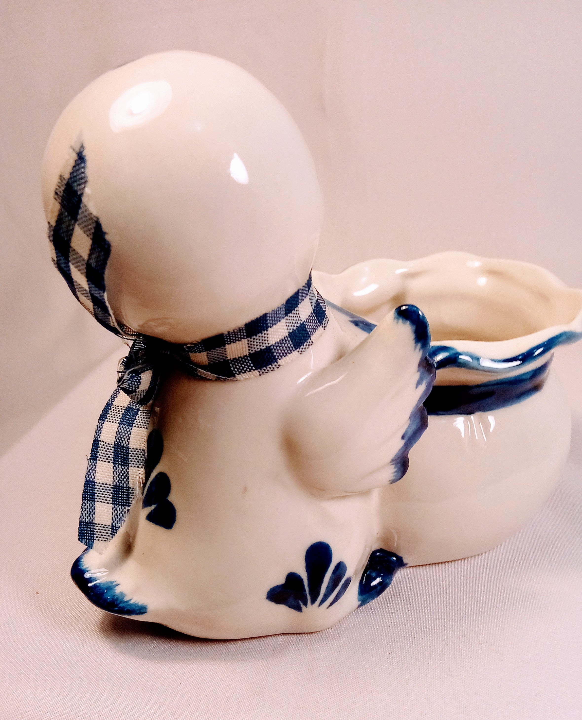 Chic Duck Planter Vase, Farmhouse Decor, Indoor Ceramic Plant Holder, Collectible Gift for Her, Charming Unique for Hone lovers, Indoor Decoration