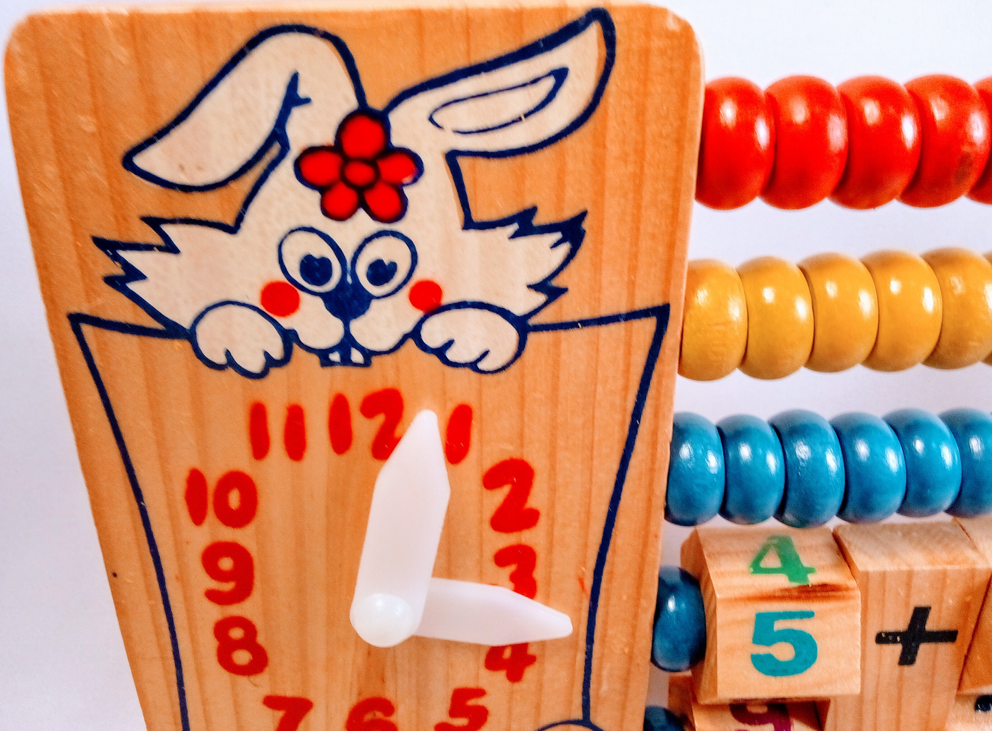 Kids' Arithmetic Toy and Educational Nursery Clock and Abacus Game for Learning Fun, Perfect Gift for Learning Arithmetic