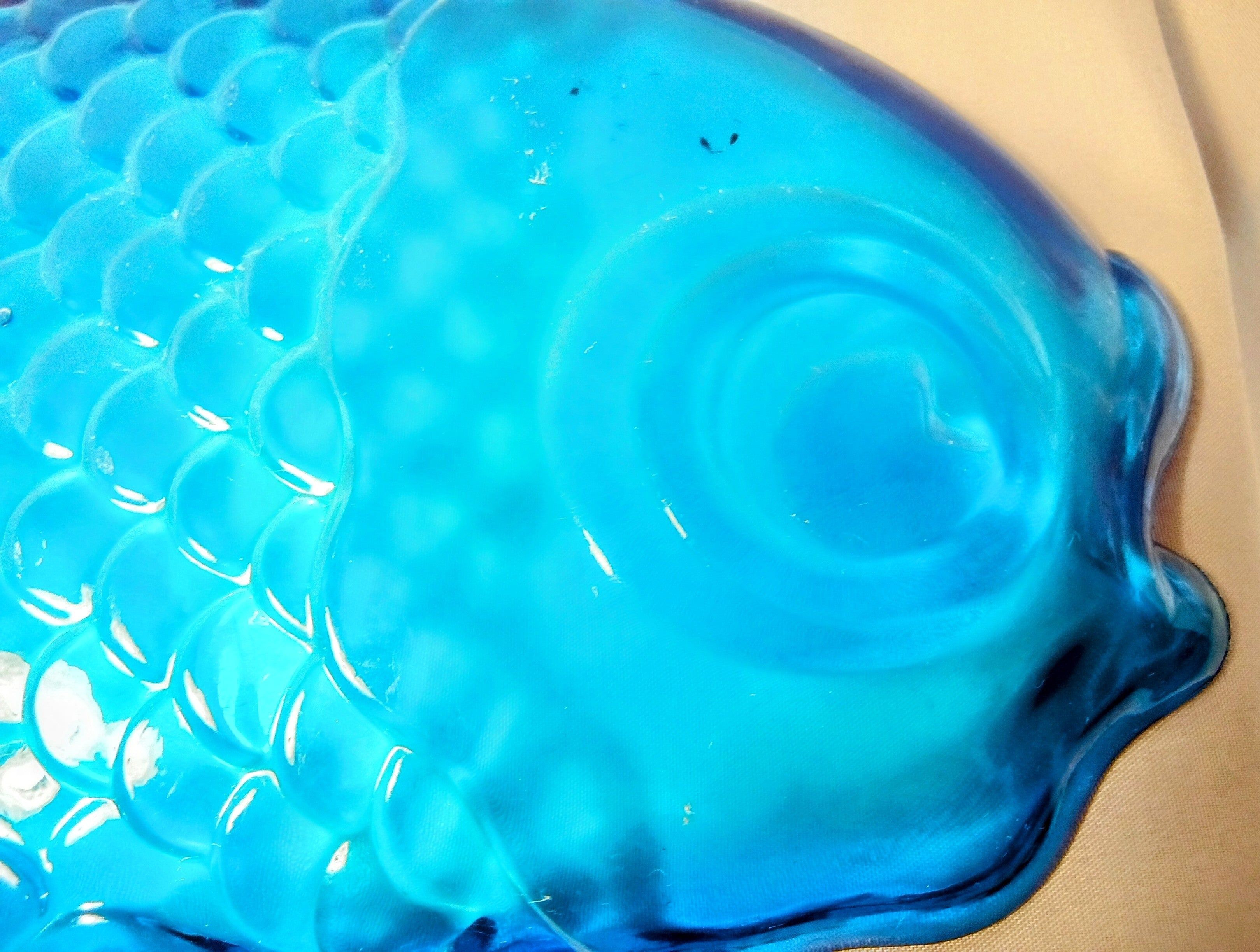 Blue Fish Plate for Outdoor Parties and Housewarming Gift, Collectible Fish-Shaped, Great for Mom, Unique for Gatherings