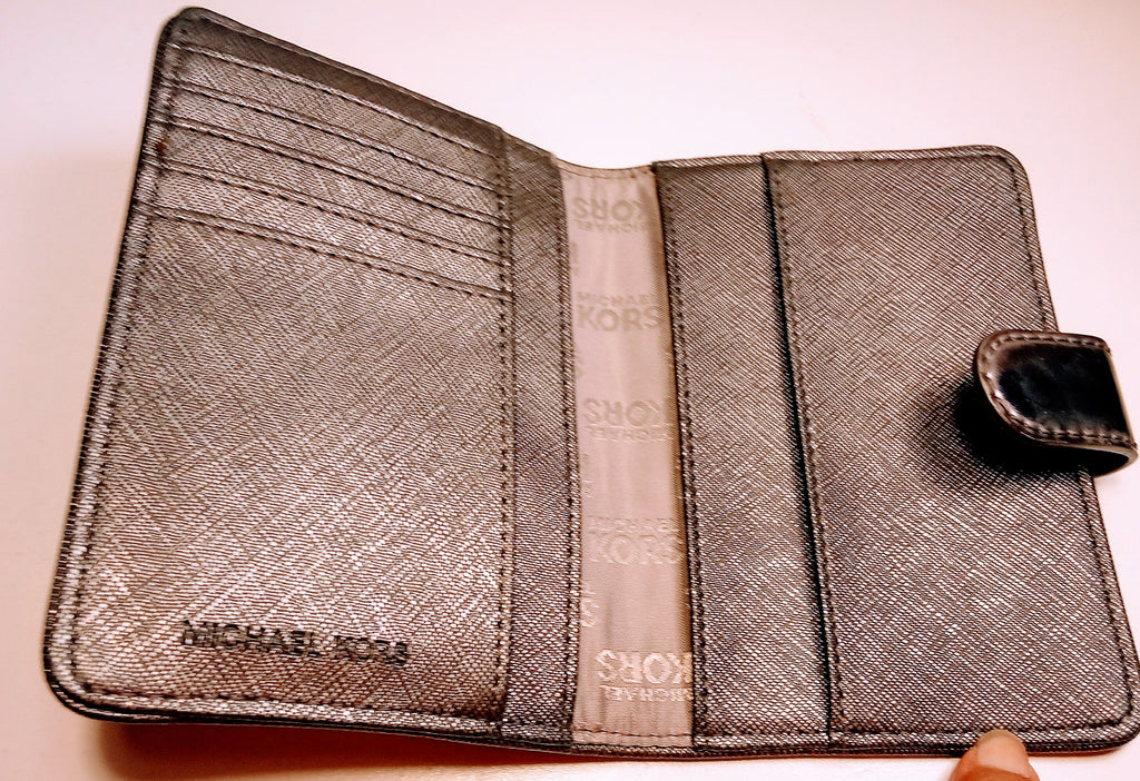 Michael Kors Leather Bi-Fold Wallet, Luxury Travel Clutch Essential, Chic and Practical