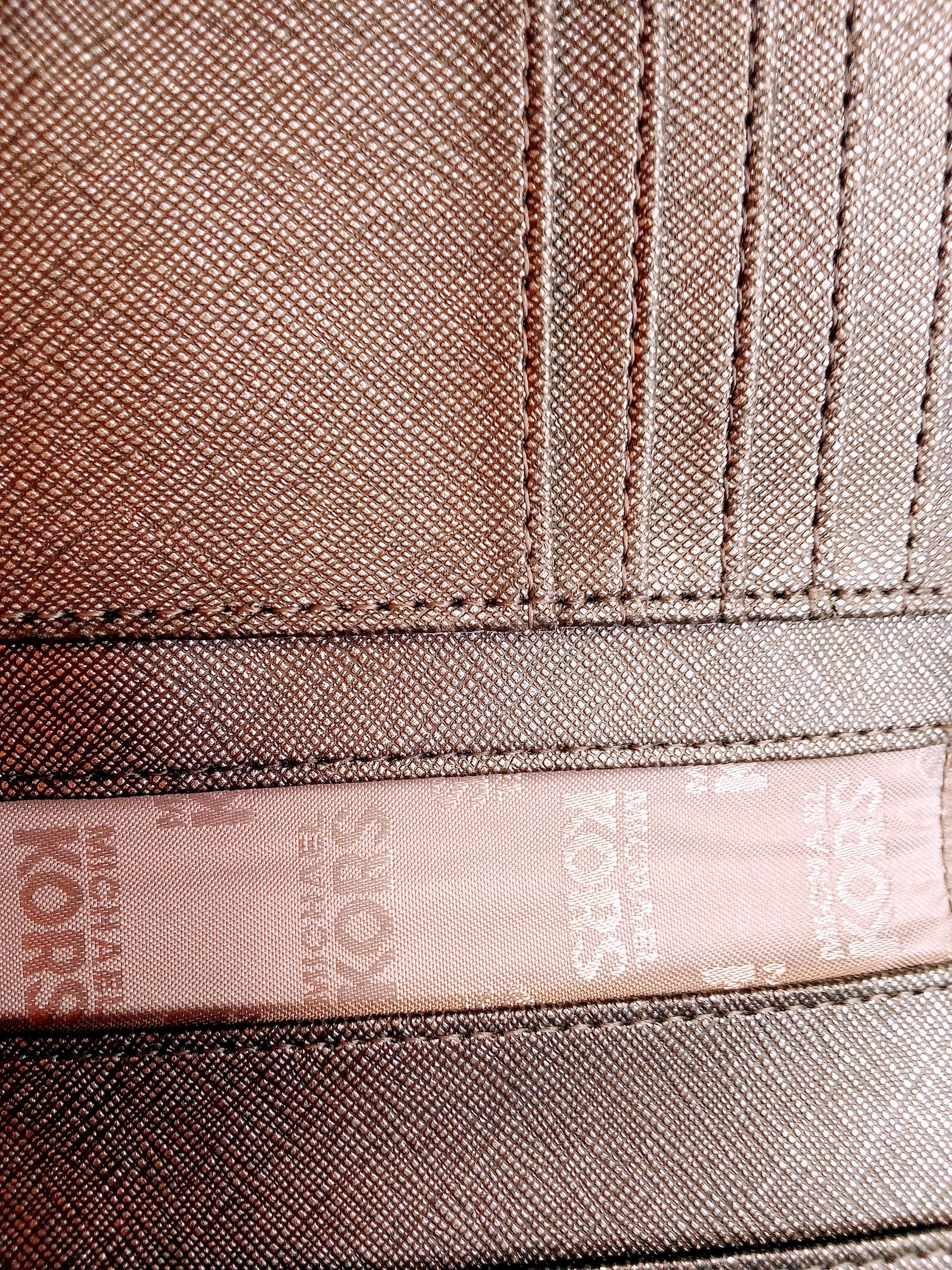 Michael Kors Leather Bi-Fold Wallet, Luxury Travel Clutch Essential, Chic and Practical