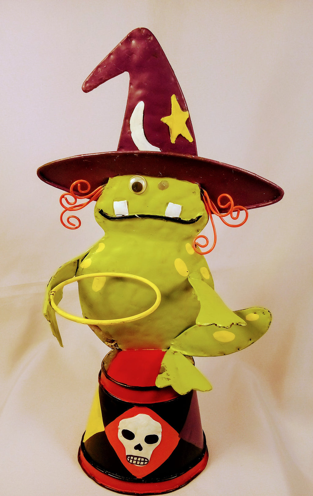Cute Halloween Frog Lover Gift, Retro Toad Decor for Him, Cottagecore Outdoor Lawn, Adorable Seasonal Deco