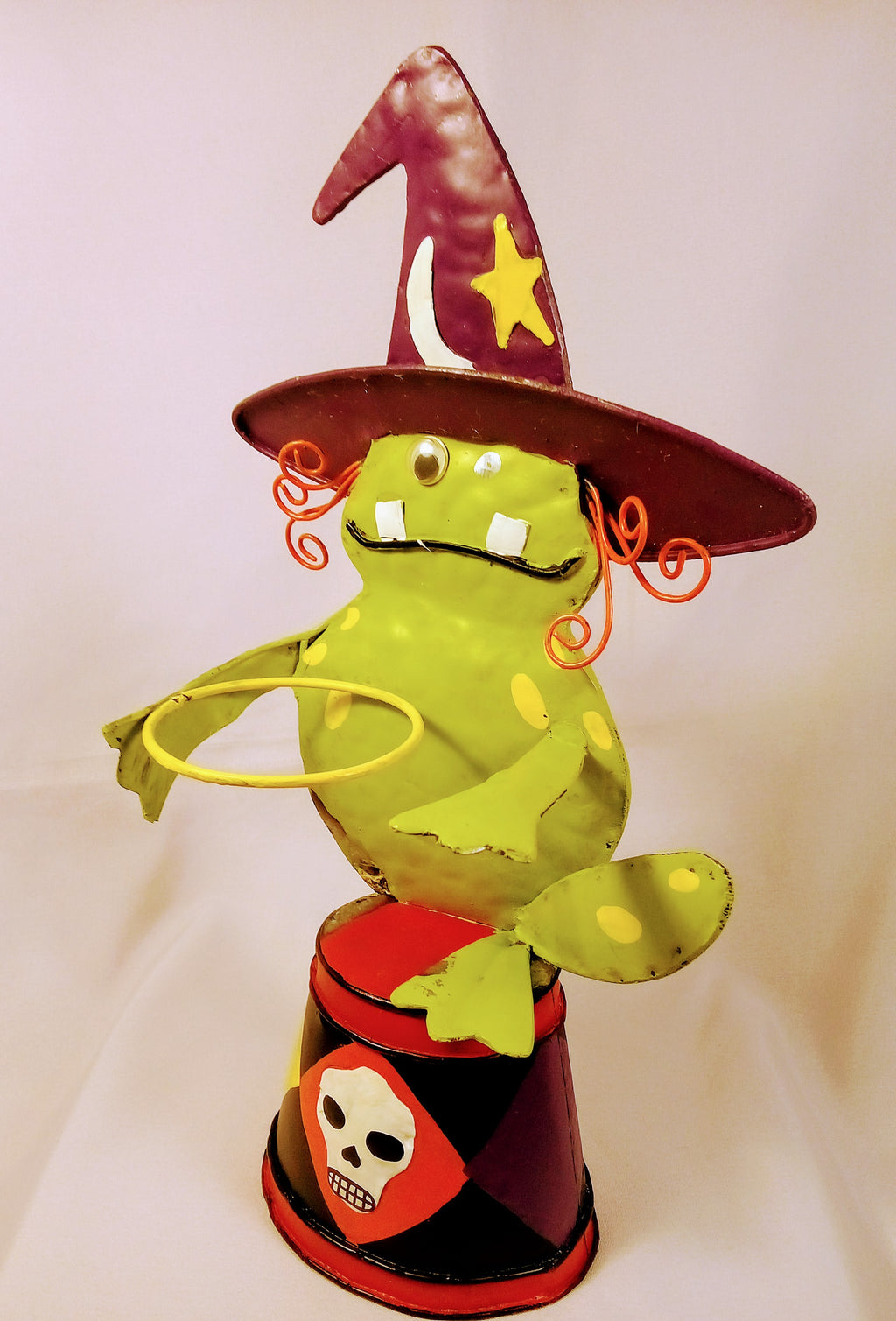 Cute Halloween Frog Lover Gift, Retro Toad Decor for Him, Cottagecore Outdoor Lawn, Adorable Seasonal Deco