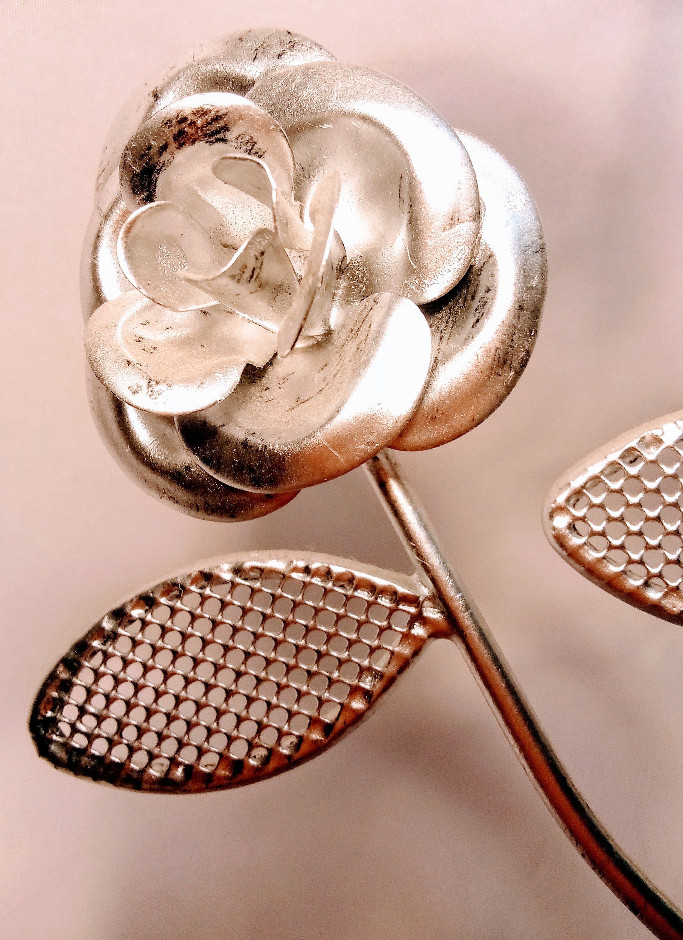 Tall Silver Roses Metal Art, Unique Curvy Design for Timeless Interior Decor and Gift, Distinctive Forever Roses for Any Space - 15"