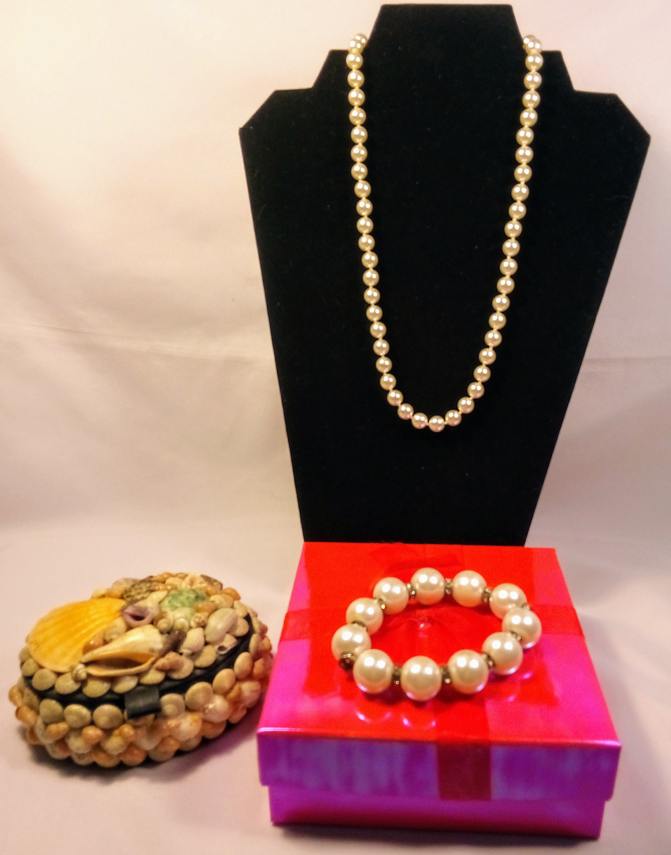 Christmas Gift Sets -Classic Fashion Pearls and Seashells, Gift Set of 3 - Great Christmas Gift Set:  Elegant Pearl Necklace, Jumbo Pearl Bracelet AND Oval Jewelry Box