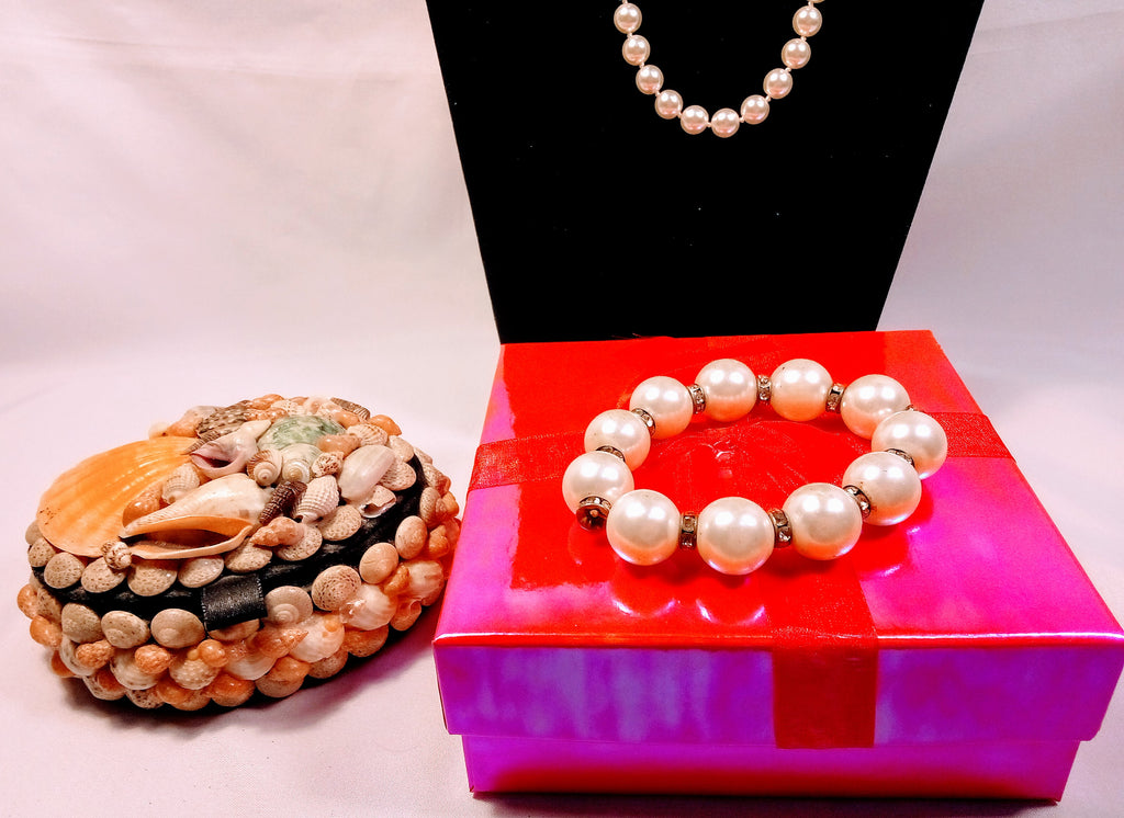 Christmas Gift Sets -Classic Fashion Pearls and Seashells, Gift Set of 3 - Great Christmas Gift Set:  Elegant Pearl Necklace, Jumbo Pearl Bracelet AND Oval Jewelry Box