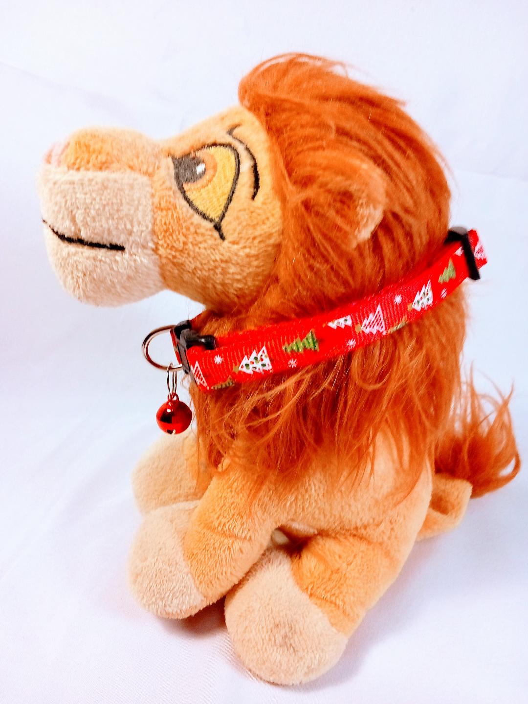 Festive  Pet Collar, Jingle Bell for Dogs and Cats, Holiday Cheer Vibrant Red and Green, Jolly Fun Detail