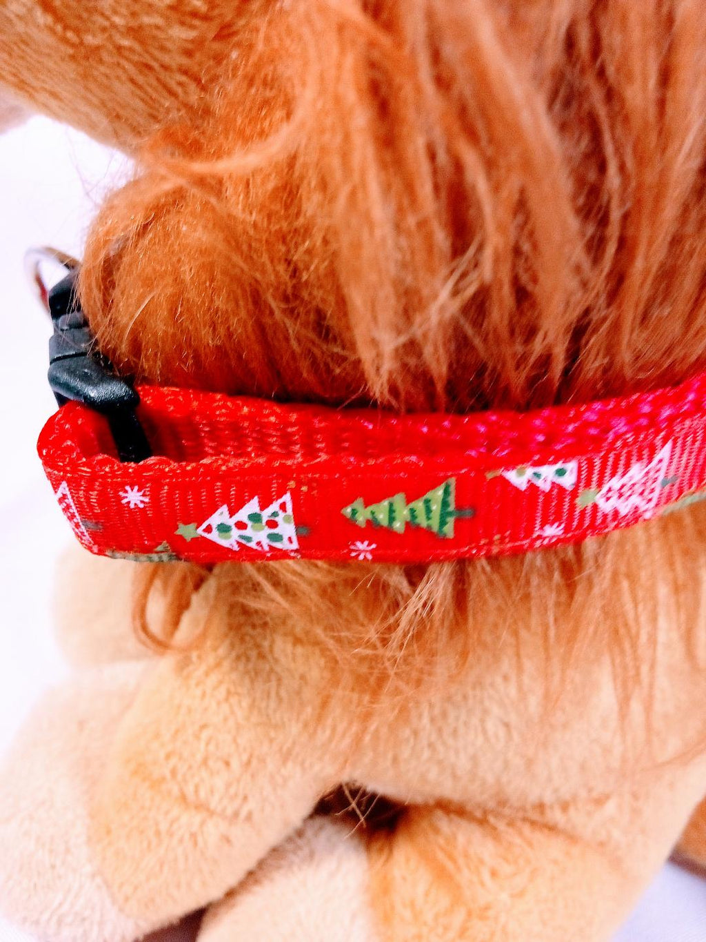 Festive  Pet Collar, Jingle Bell for Dogs and Cats, Holiday Cheer Vibrant Red and Green, Jolly Fun Detail