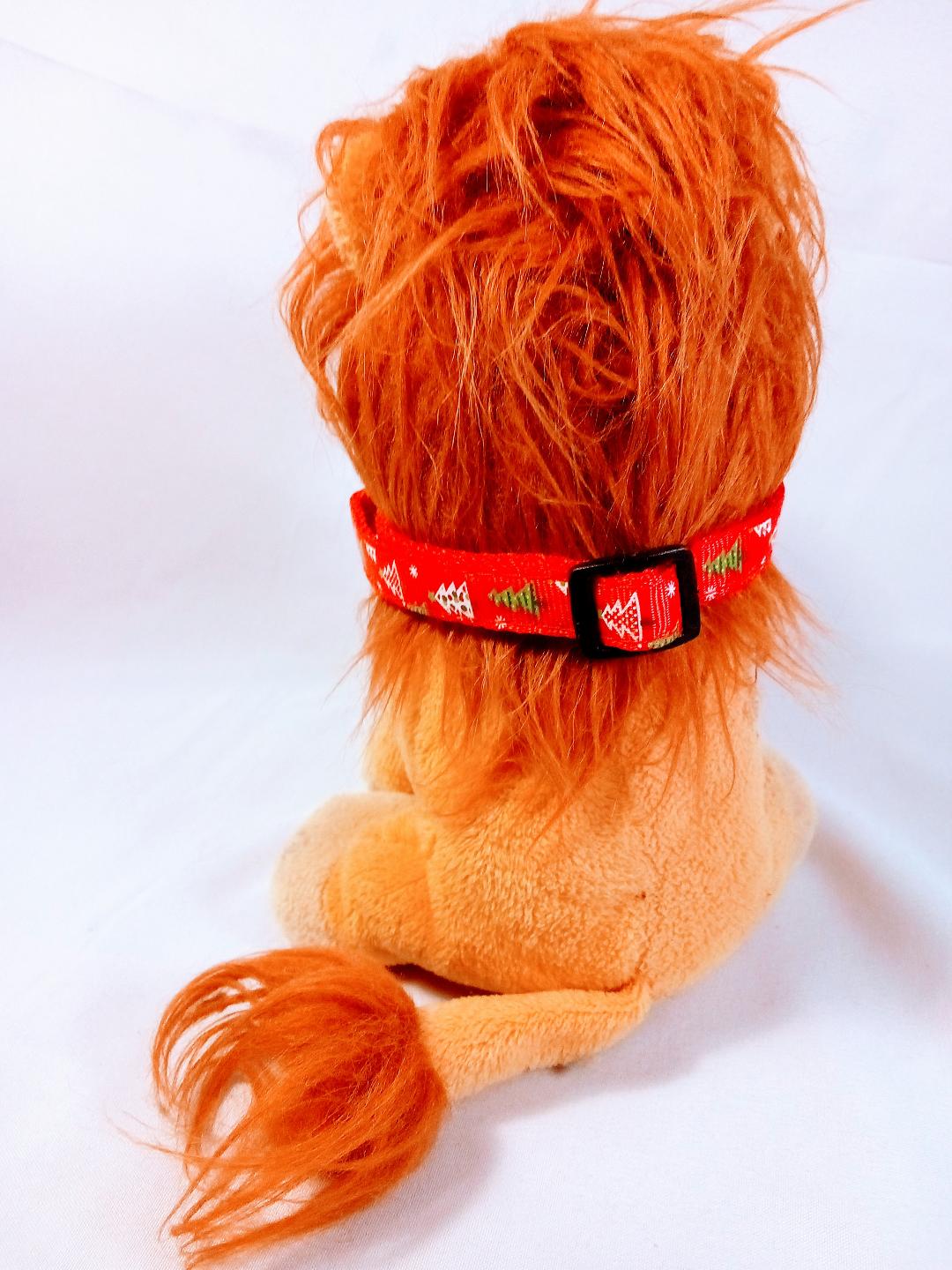 Festive  Pet Collar, Jingle Bell for Dogs and Cats, Holiday Cheer Vibrant Red and Green, Jolly Fun Detail