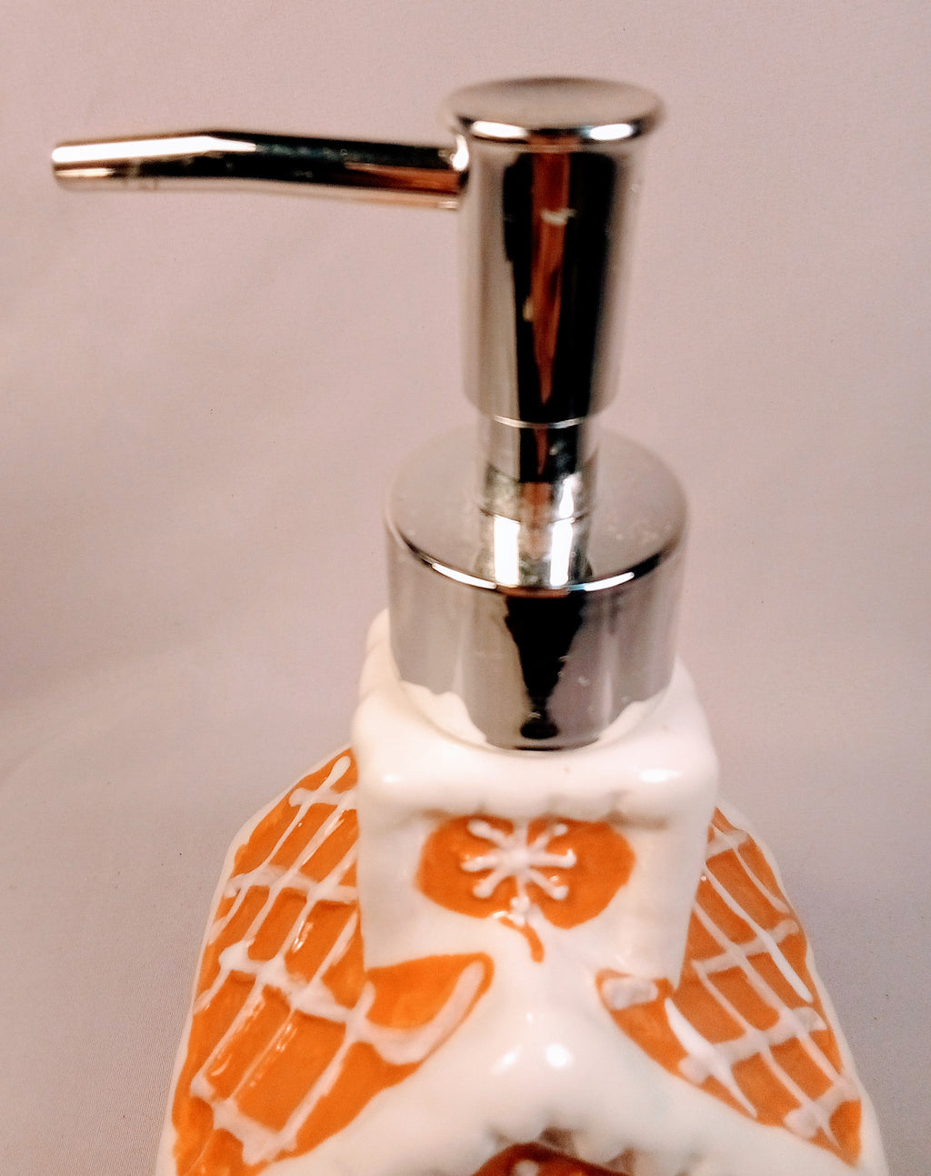Christmas Gingerbread Soap Dispenser, Lotion Pump Bath Soap Gift for her, Bathroom Decor Sink Soap Holder, Home and Living Kitchen Decor, Housewarming Gift