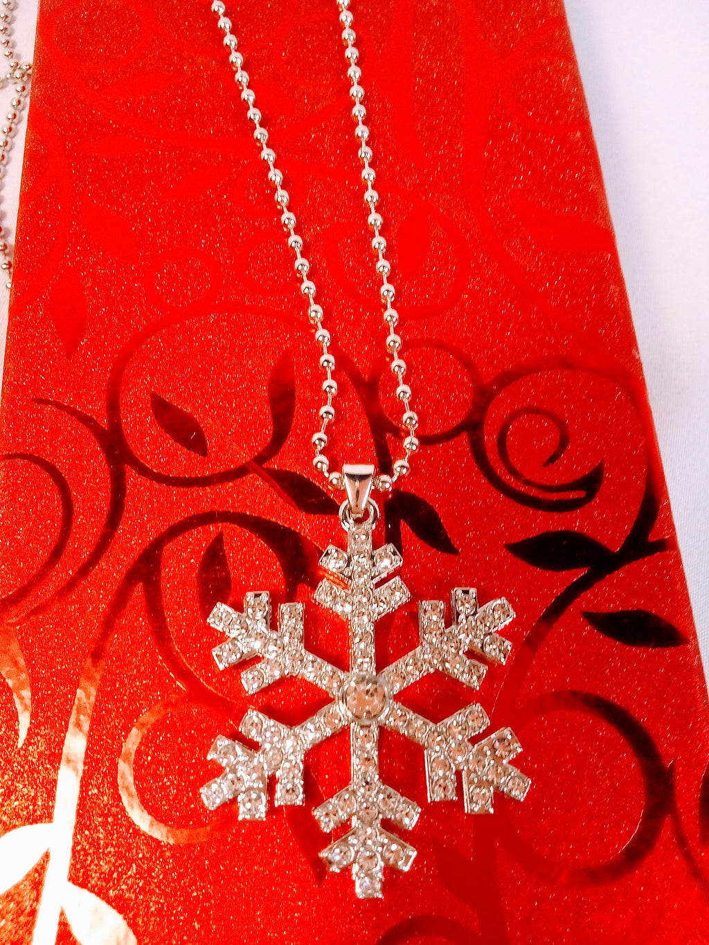 Metallic Snowflake Christmas Charm Necklace for Women - Perfect Winter Gift