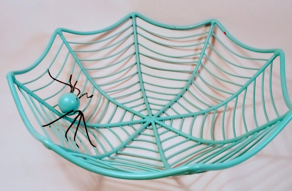 Gothic Platter Spiderweb, Eerie Halloween Party Decor, Transform Your Table Into a Hauntingly Elegant Display, Blue Spooky Twist to Decor