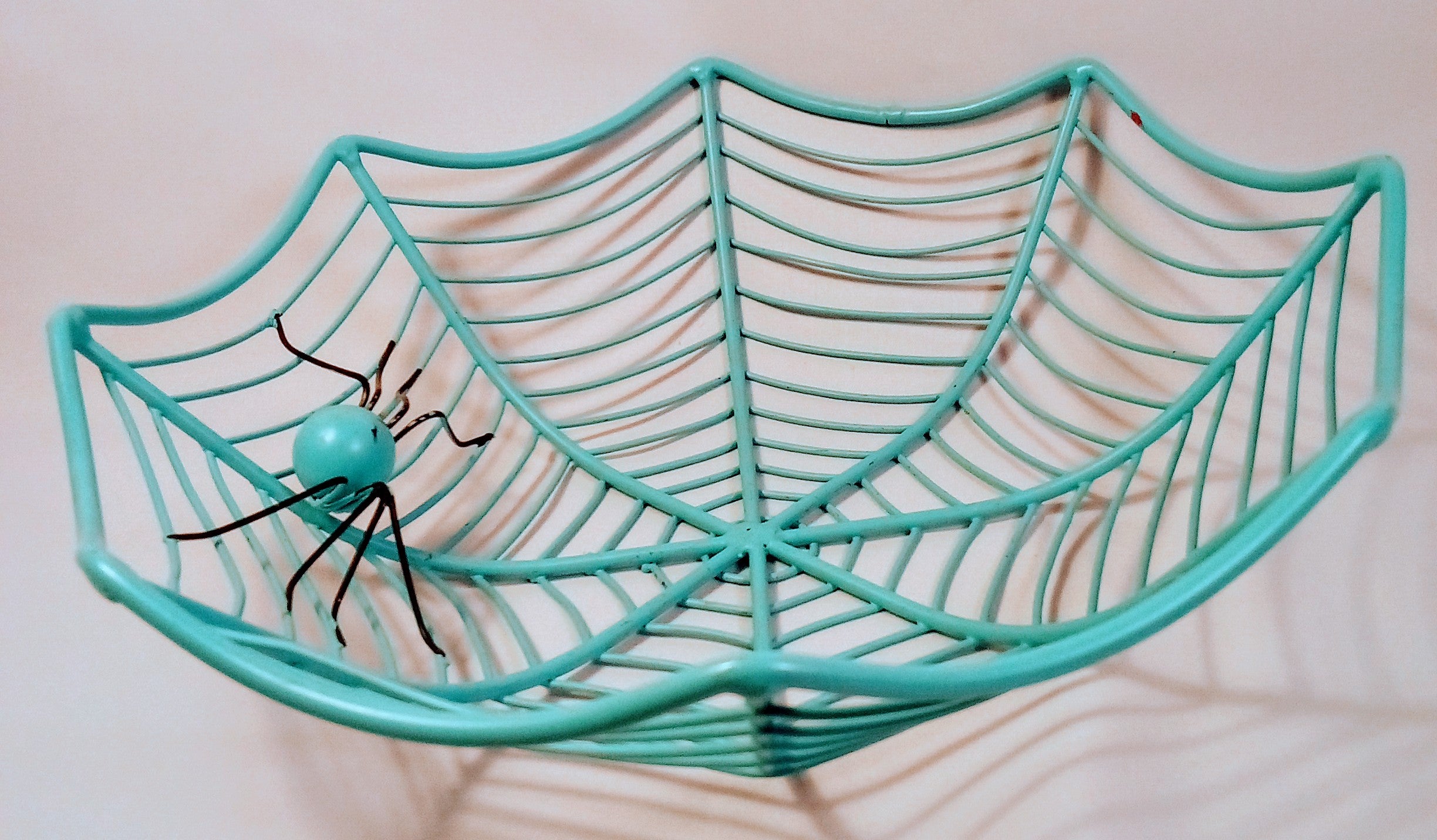 Gothic Platter Spiderweb, Eerie Halloween Party Decor, Transform Your Table Into a Hauntingly Elegant Display, Blue Spooky Twist to Decor