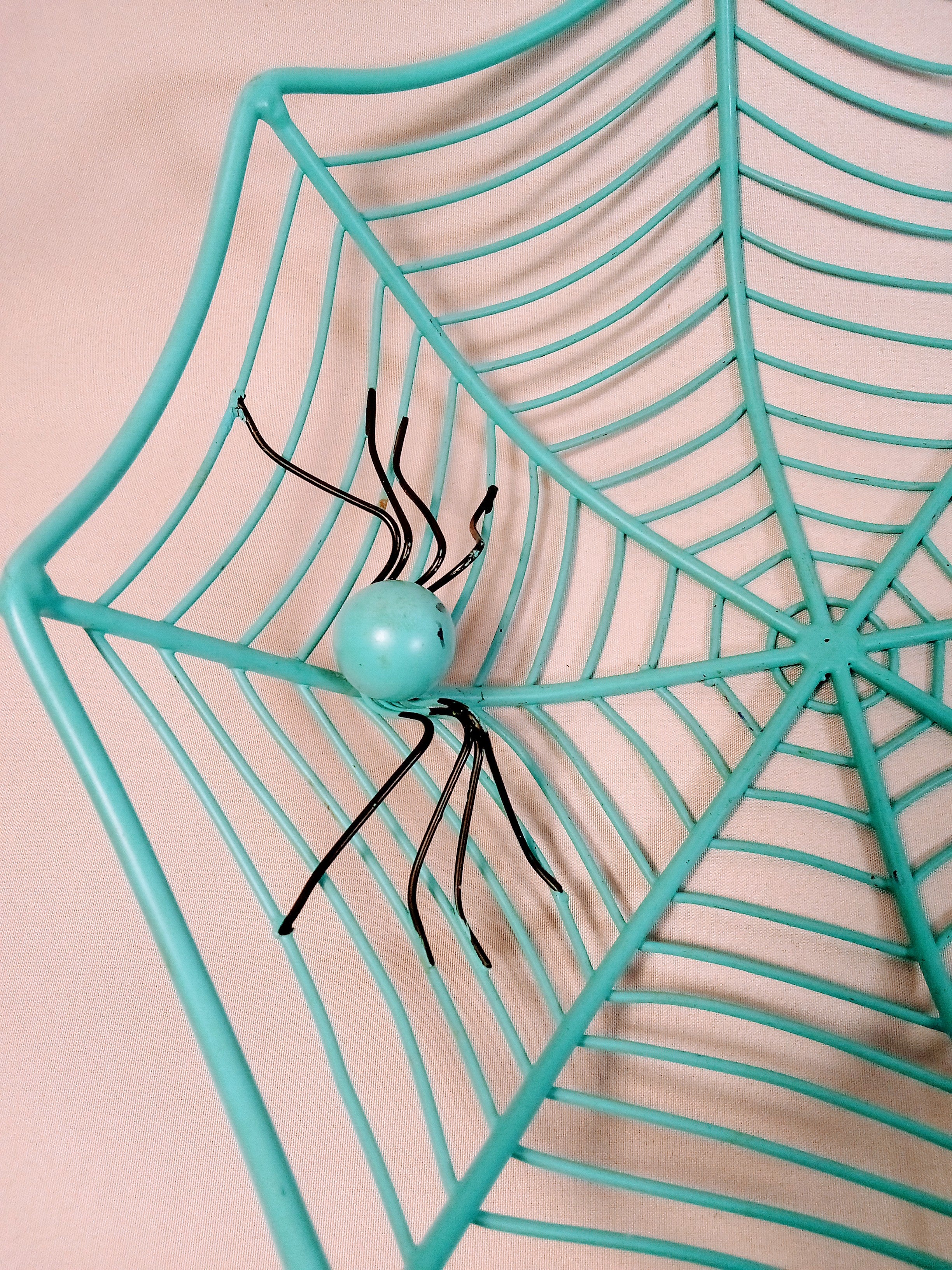 Gothic Platter Spiderweb, Eerie Halloween Party Decor, Transform Your Table Into a Hauntingly Elegant Display, Blue Spooky Twist to Decor