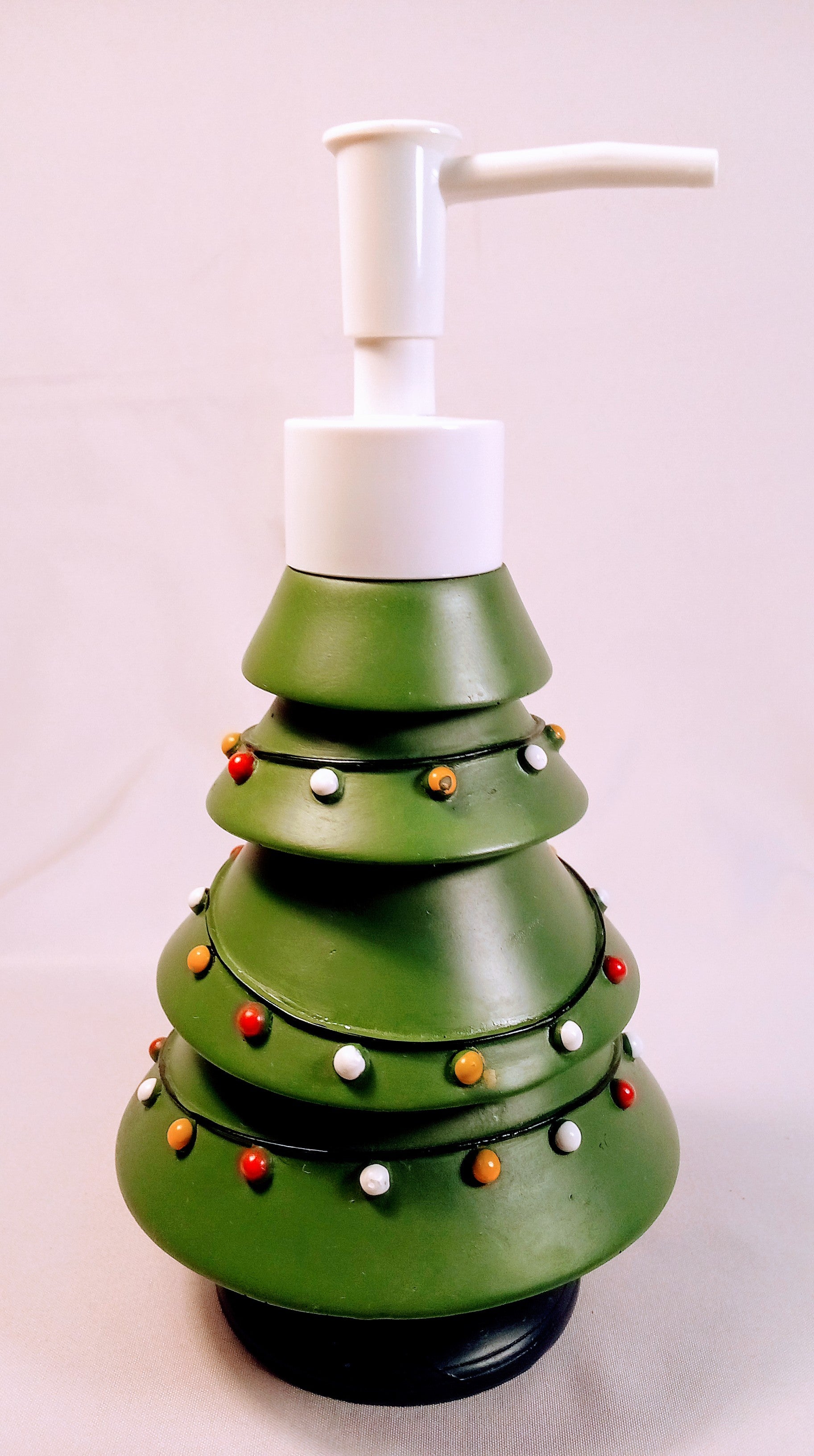 Christmas Tree Soap Dispenser for Stylish Bathroom, Lotion Pump with Tree Motif, Eco-Friendly Chic Bathroom Decor, A Touch of Nature