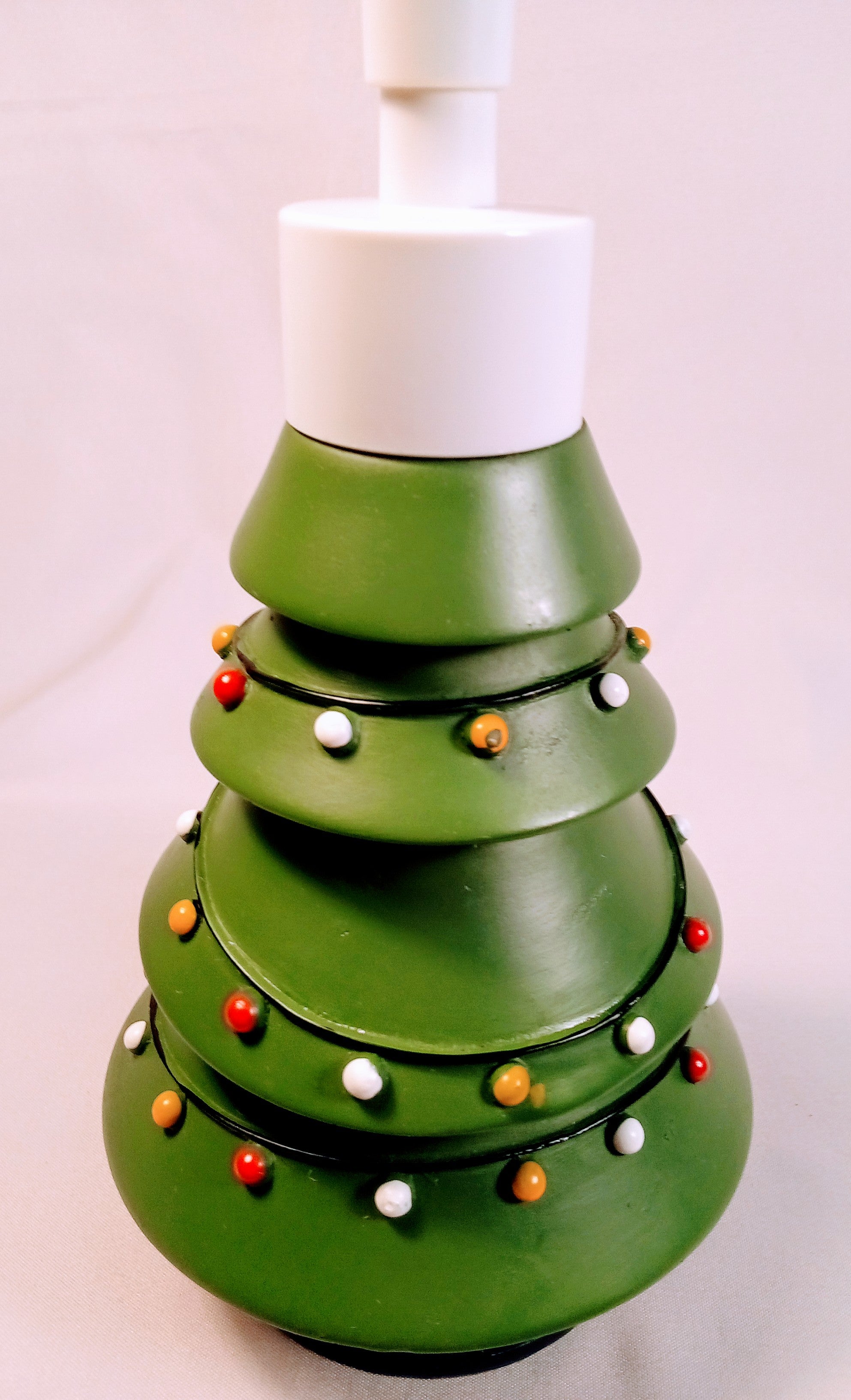 Christmas Tree Soap Dispenser for Stylish Bathroom, Lotion Pump with Tree Motif, Eco-Friendly Chic Bathroom Decor, A Touch of Nature