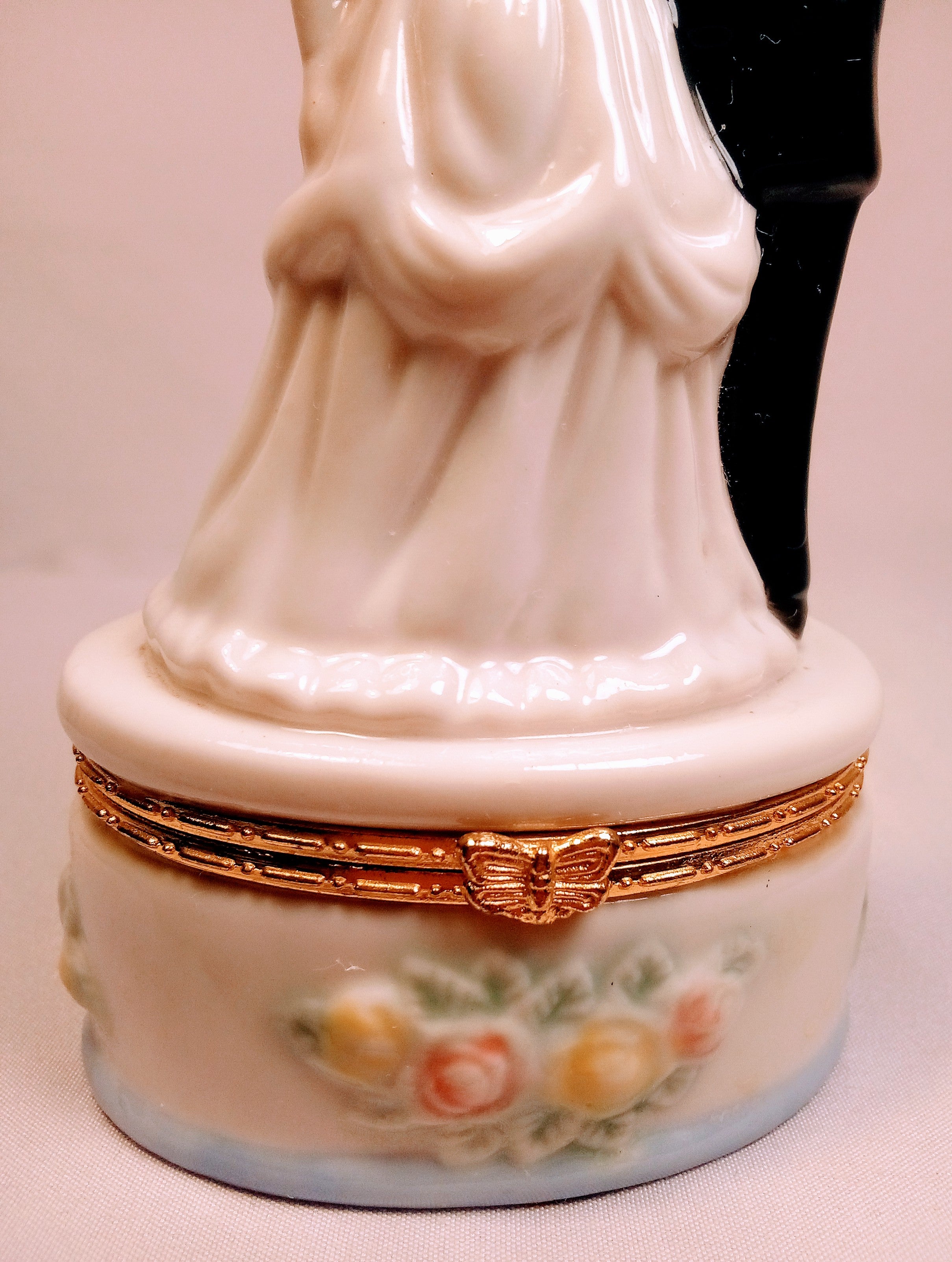 Resin Wedding Ring Box Holder, Bridal Shower Gift, Elegant Jewelry Organizer in Cream and Black