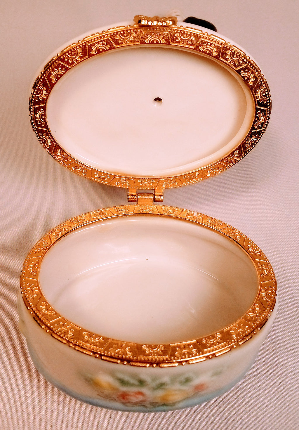 Resin Wedding Ring Box Holder, Bridal Shower Gift, Elegant Jewelry Organizer in Cream and Black