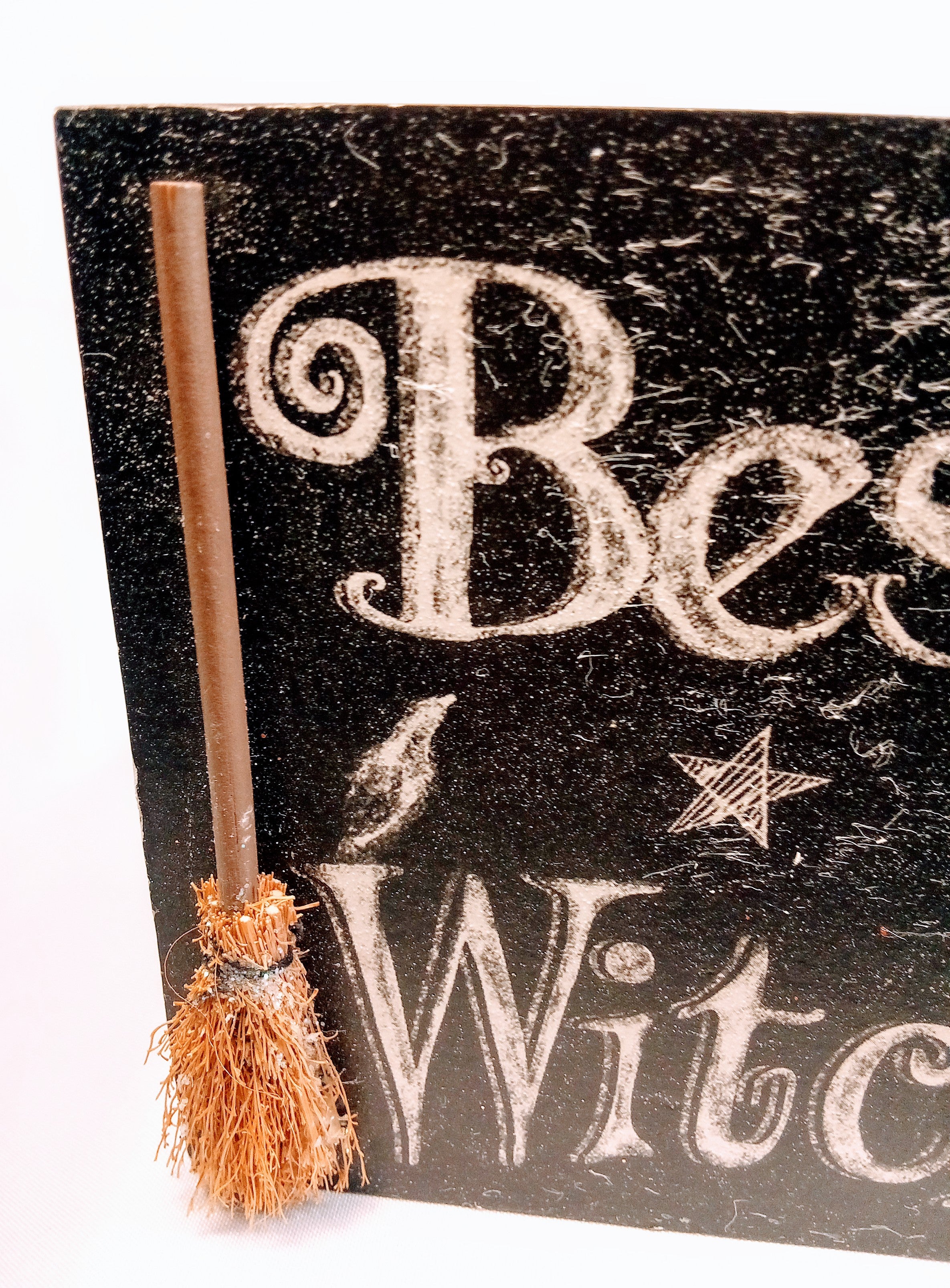 Best Witches Sign for Halloween Parties, Vintage Witch Decor, Spellbinding Gothic Gothic Gift, Perfect for Goth Girl