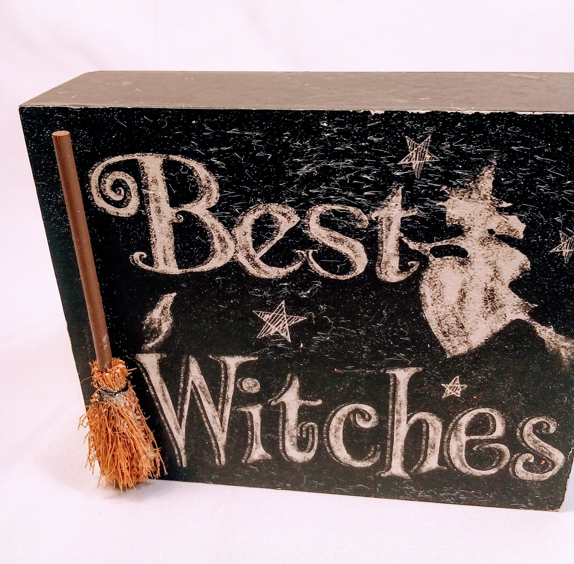Best Witches Sign for Halloween Parties, Vintage Witch Decor, Spellbinding Gothic Gothic Gift, Perfect for Goth Girl